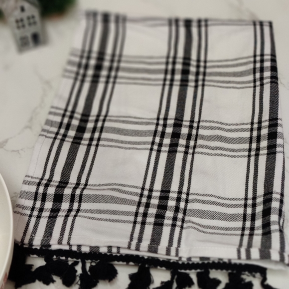 CHRISTMAS FOREST KITCHEN GIFT BOWL! FOUR HAND TOWELS AND AVEDA PRODUCTS. - Picture 5 of 8